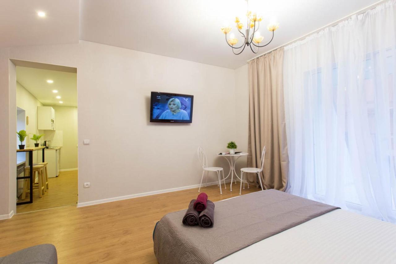 Studio Near Metro Yaroslava Mudroho, Universytet - Mykoly Khvylovoho Str 5-3 Charkiv Exteriör bild