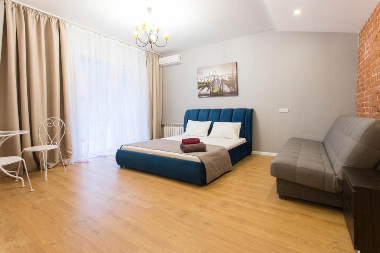 Studio Near Metro Yaroslava Mudroho, Universytet - Mykoly Khvylovoho Str 5-3 Charkiv Exteriör bild