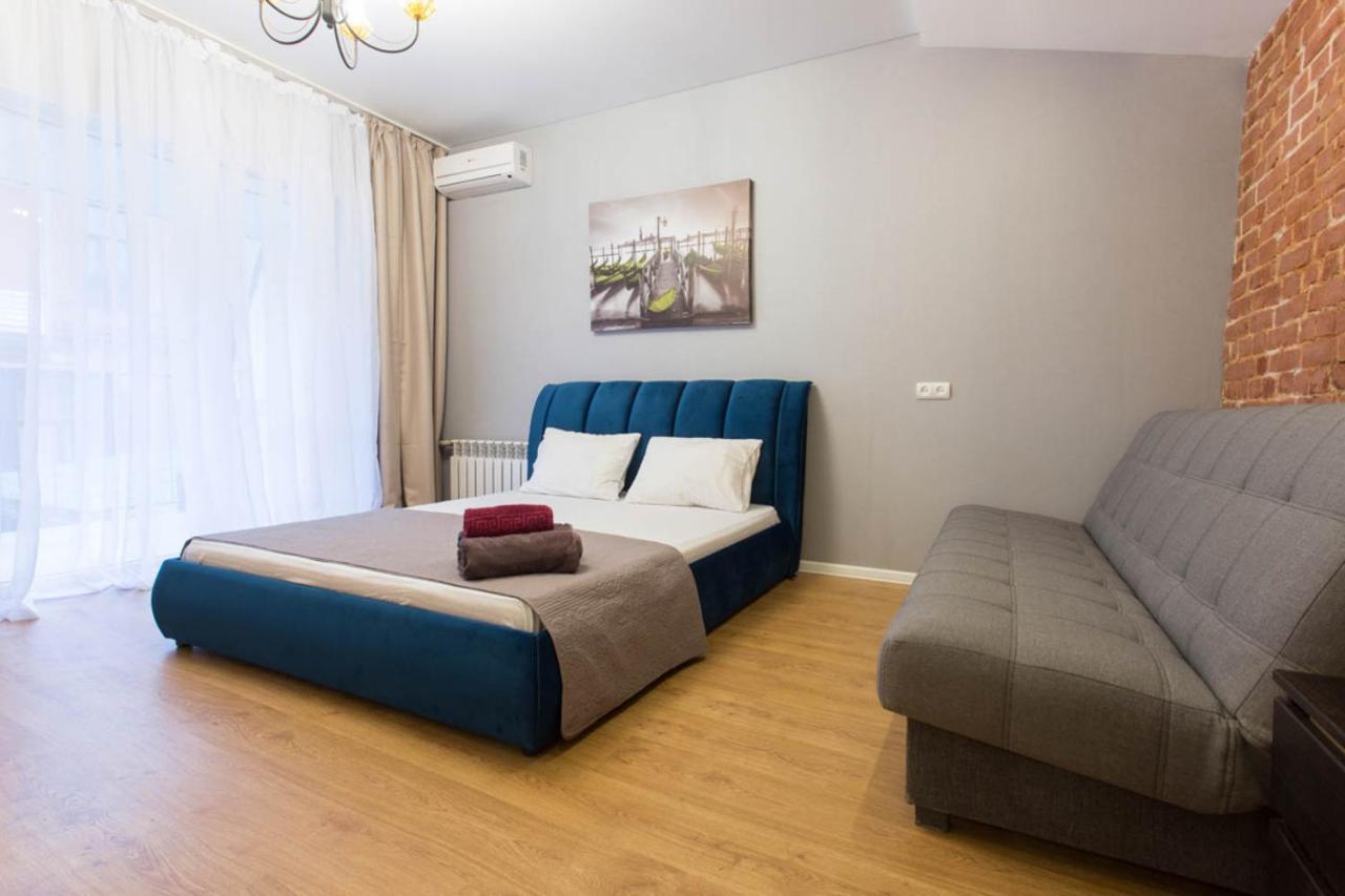 Studio Near Metro Yaroslava Mudroho, Universytet - Mykoly Khvylovoho Str 5-3 Charkiv Exteriör bild