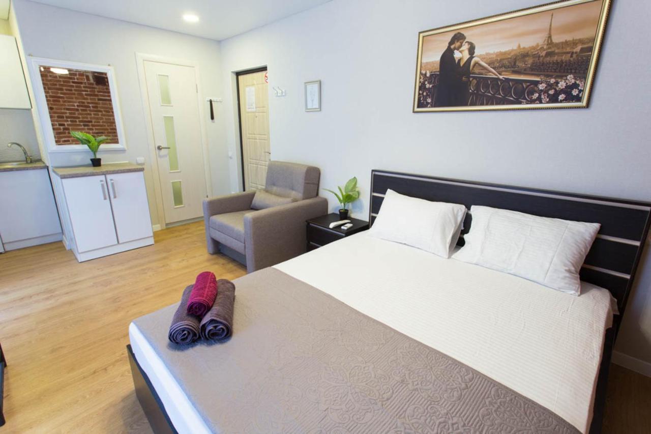 Studio Near Metro Yaroslava Mudroho, Universytet - Mykoly Khvylovoho Str 5-3 Charkiv Exteriör bild