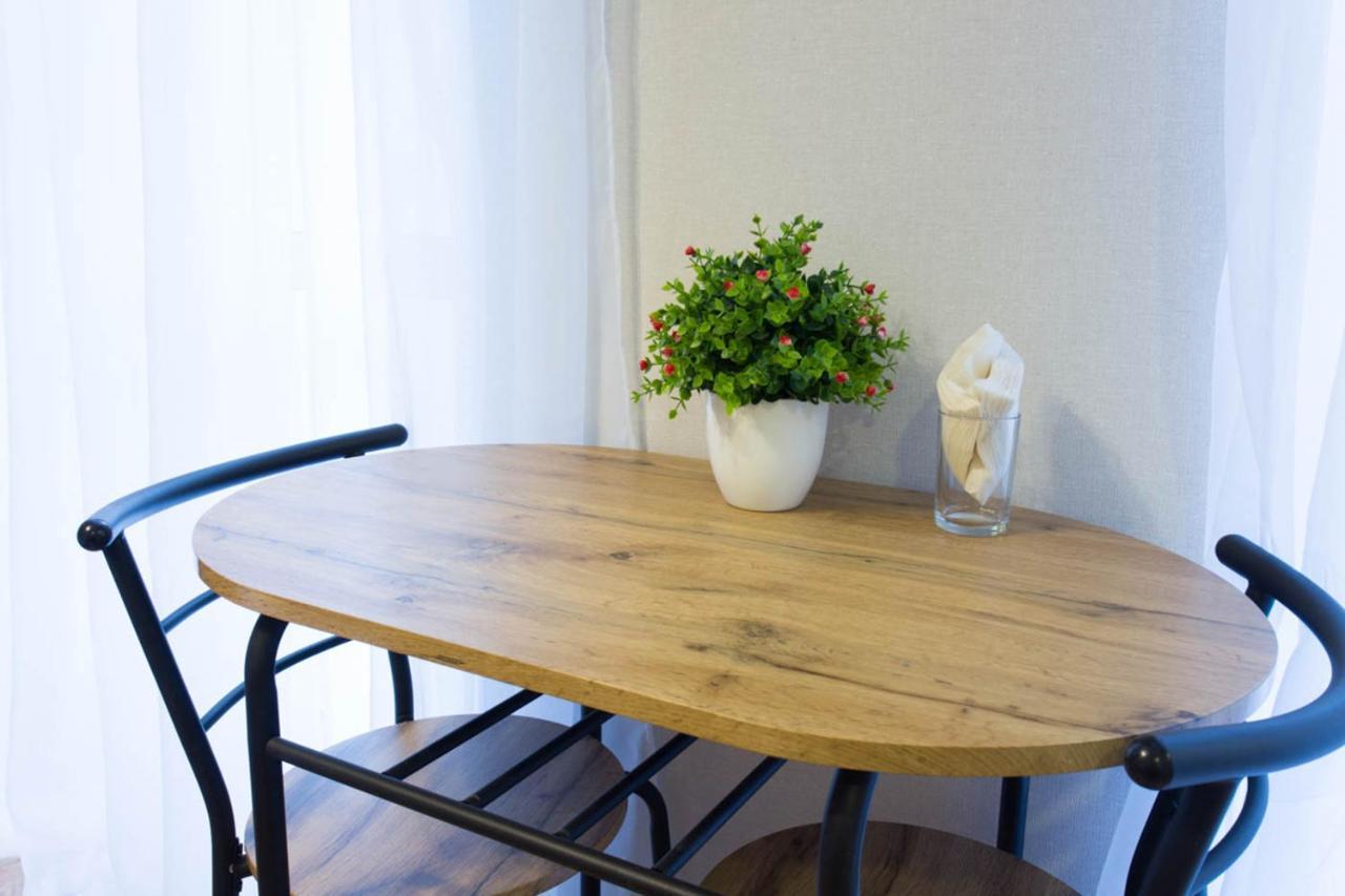 Studio Near Metro Yaroslava Mudroho, Universytet - Mykoly Khvylovoho Str 5-3 Charkiv Exteriör bild