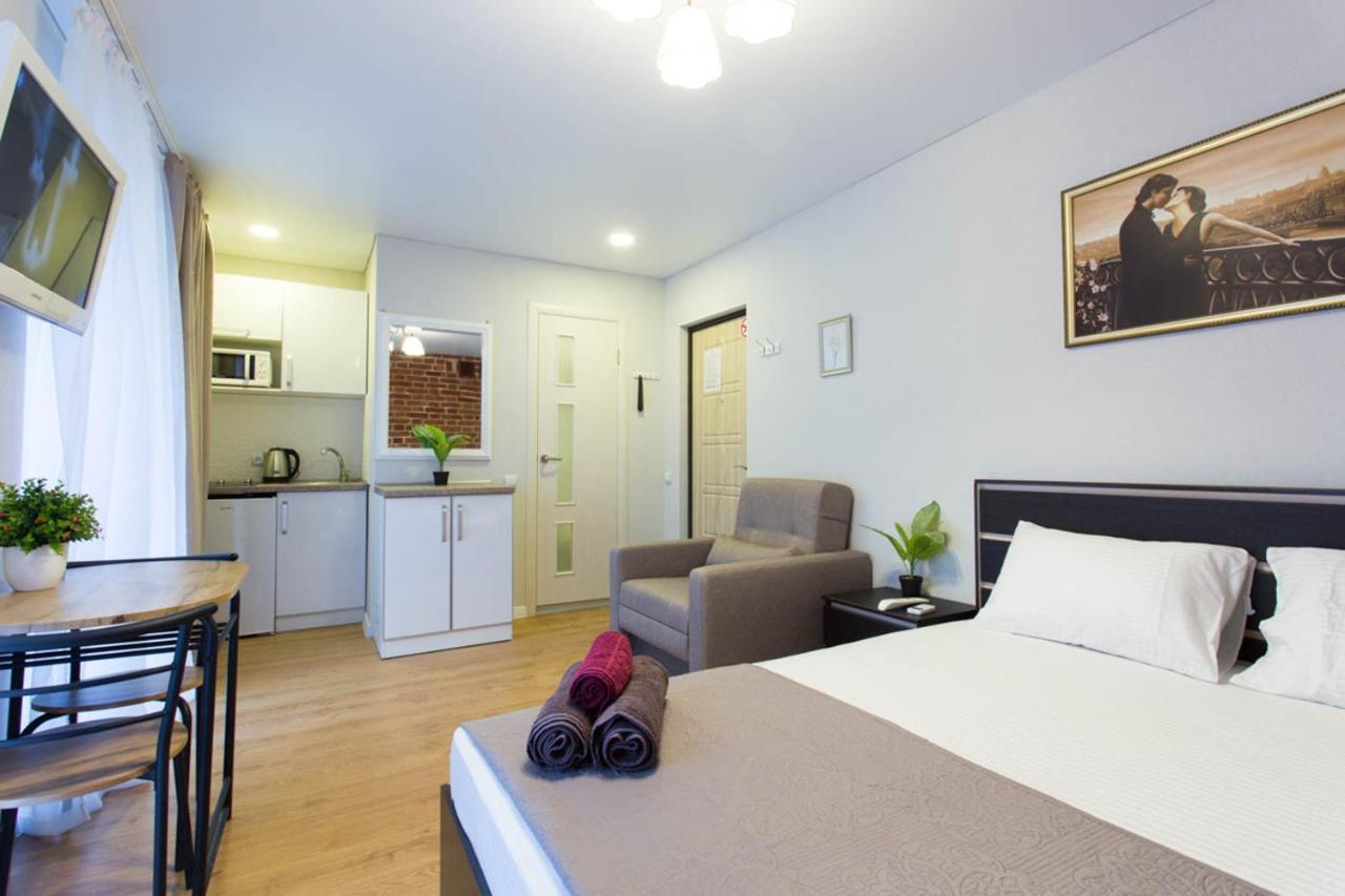 Studio Near Metro Yaroslava Mudroho, Universytet - Mykoly Khvylovoho Str 5-3 Charkiv Exteriör bild