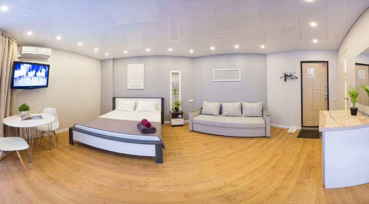 Studio Near Metro Yaroslava Mudroho, Universytet - Mykoly Khvylovoho Str 5-3 Charkiv Exteriör bild